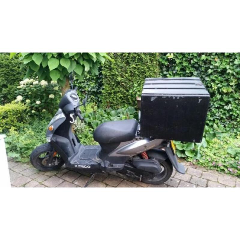 Kymco bezorgscooter (met pizzabox) opknap brommer