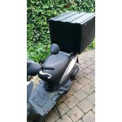 Kymco bezorgscooter (met pizzabox) opknap brommer