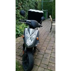 Kymco bezorgscooter (met pizzabox) opknap brommer