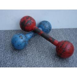 2x antieke ijzeren halter / dumbell van 4 en 5 kg