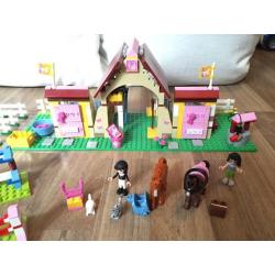 Lego Friends Paardenstal/Manege 3189 + Paardentrailer 3186