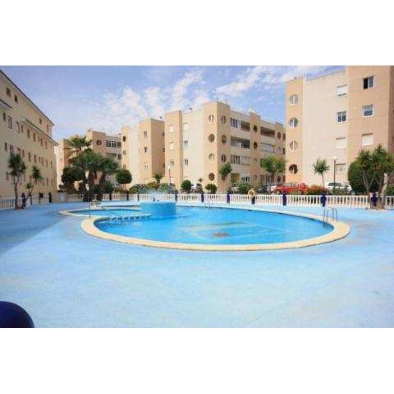 Torrevieja te huur appartement 6 pers. in gesloten complex