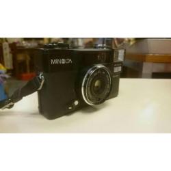 compact foto camera MINOLTA HI-MATIC AF2 tas lensdop analoog