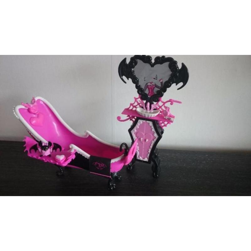 monster high powder room draculaura badkamer