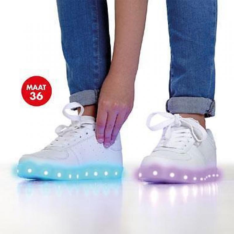 Raffie's sneakers met LED-licht in zool - maat 36 - wit