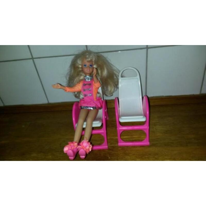 Barbie stoeltjes en Peggy