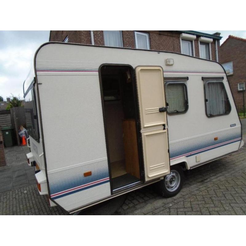 Zeer mooie 2 persoons caravan adria optima 400 td 1989