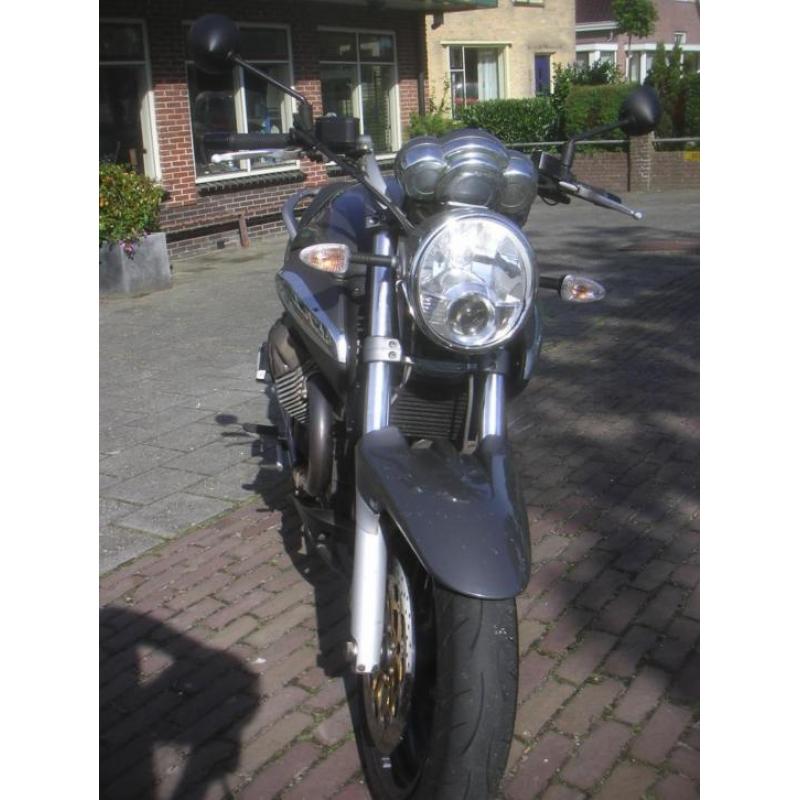 MOTO GUZZI Breva 1100 + accesoires