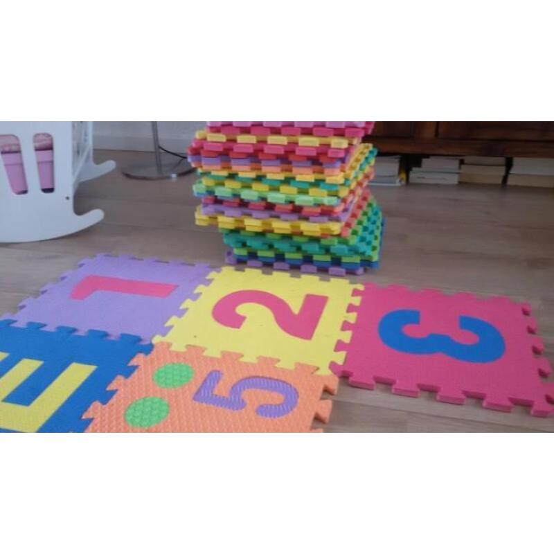 puzzel van foam grote stukken van 30x30