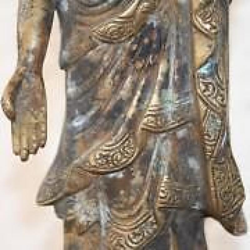 Antieke bronzen boeddha op een lotusbloem – 18e eeuw