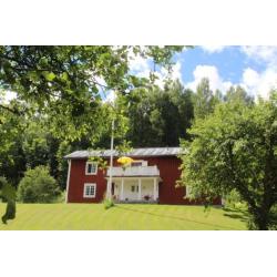 Gård te koop in Värmland, Zweden (twee woningen met zwembad)