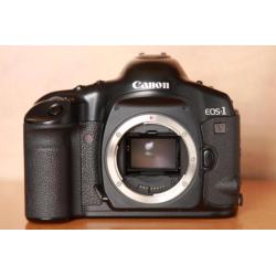 Canon eos 1V body