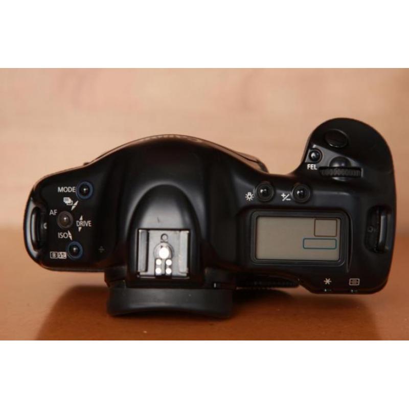 Canon eos 1V body