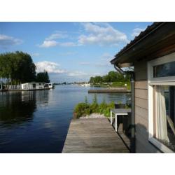 Vakantiehuis te huur in Friesland. 4 Personen aan het water.