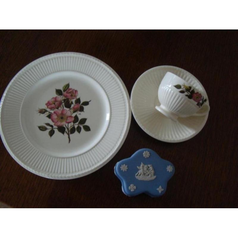 Wedgwood Brair Rose met wedgwood dekselschaaltje