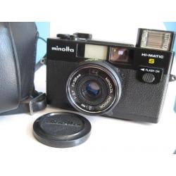 Minolta Hi matic S/ Leuke oude camera met hoes