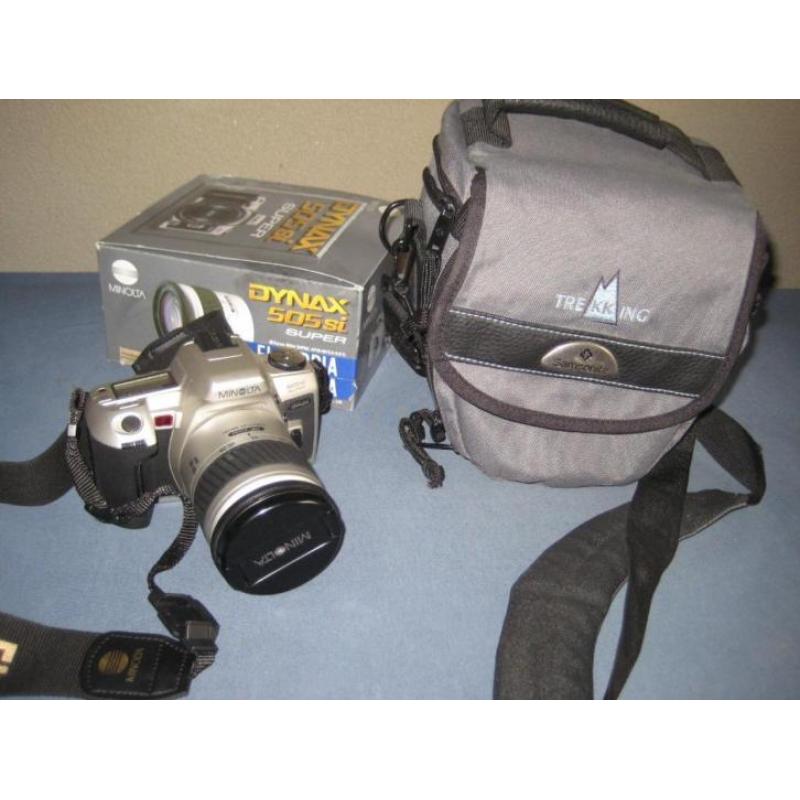 Minolta Dynax 505Si super met Samsonite tas (analoog)