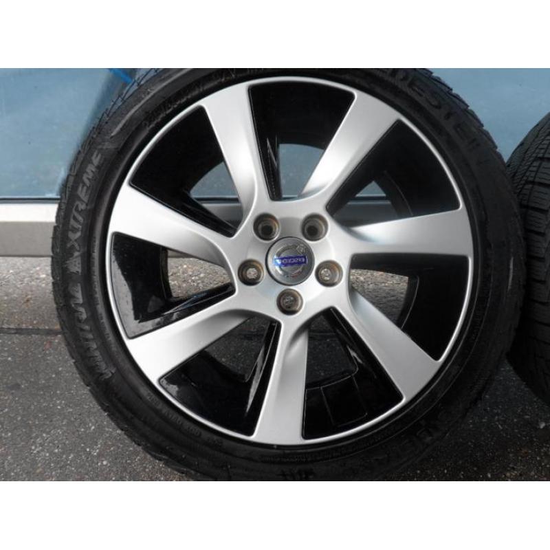 Origineel Volvo V60 PIH winterset 235-45-17 97V