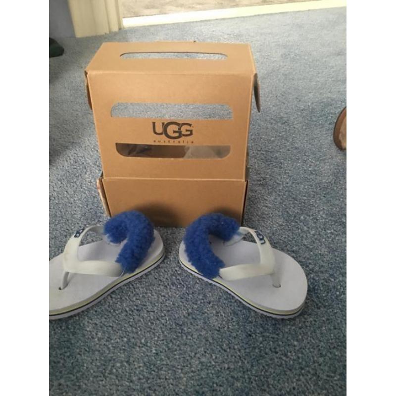 Baby uggs slipper maat 12/18 maanden