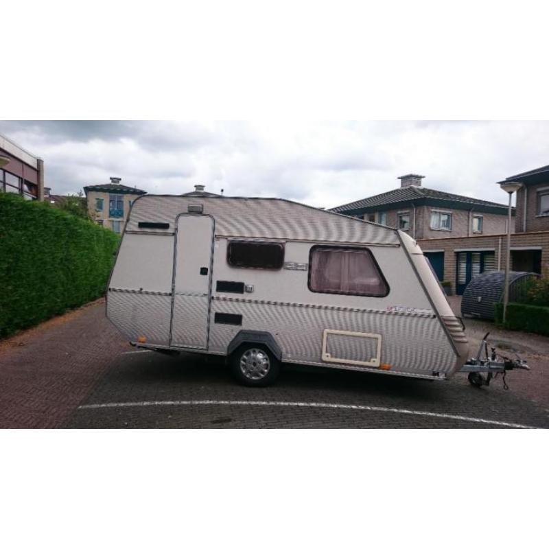 Kip KL 40 T (1987) met voortent, luifel en fietsendrager