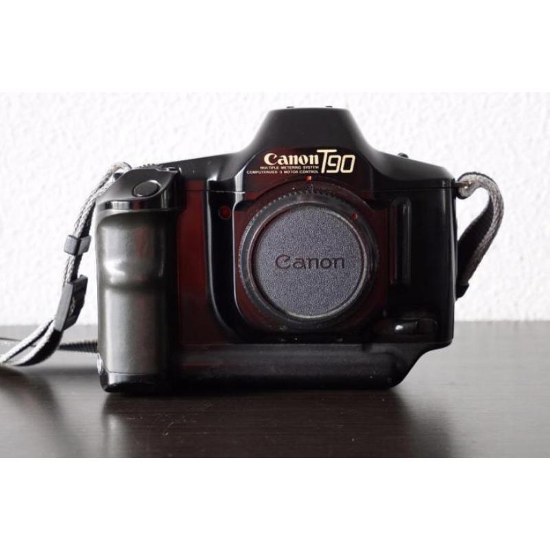 Canon T90 + accessoires