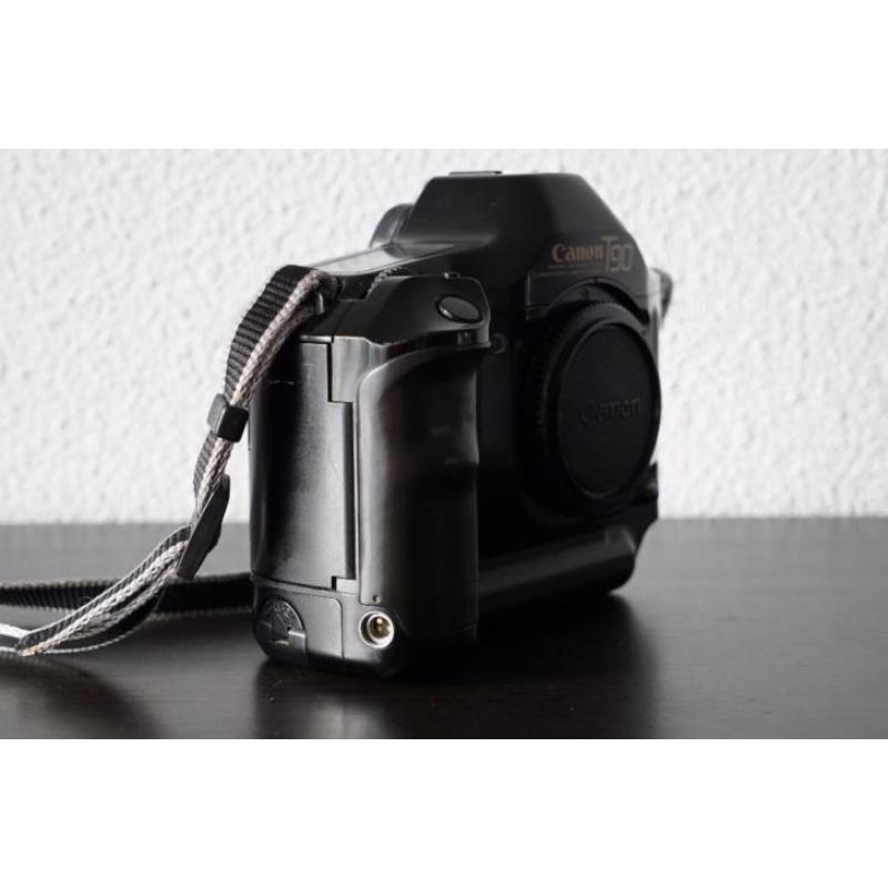 Canon T90 + accessoires