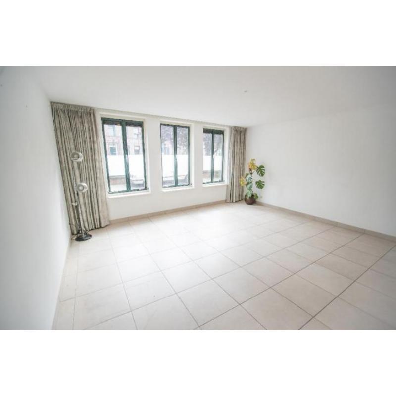 Appartement (bg) op Wolvenplein (centrum) te huur