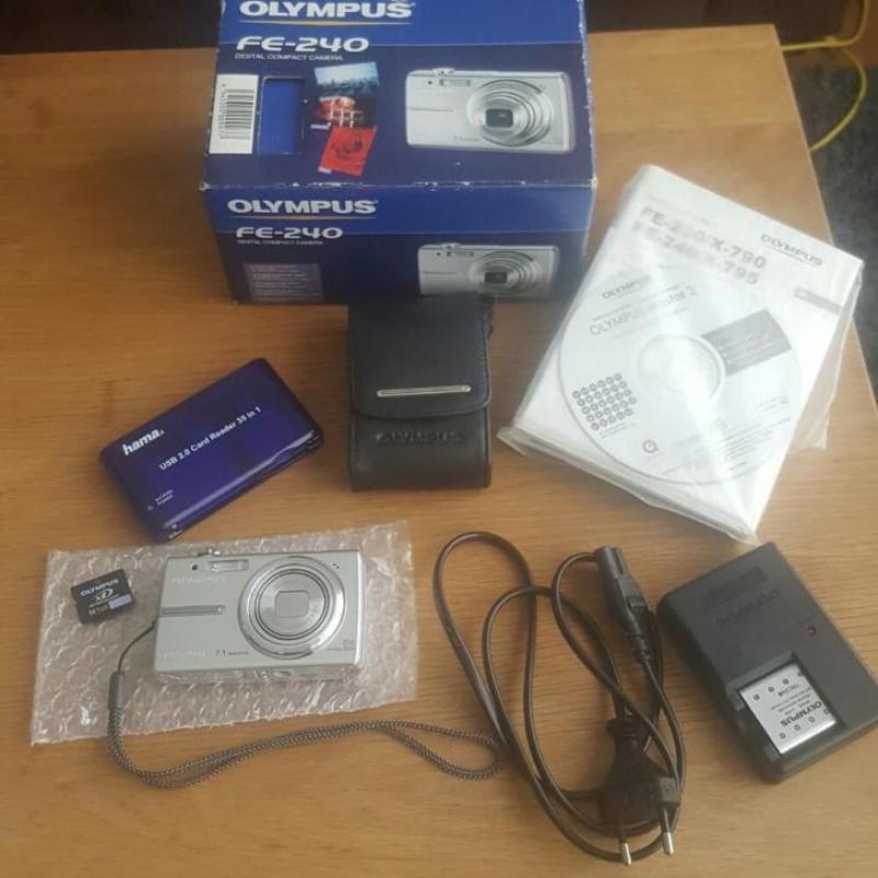 Olympus fe-240 foto/video camera