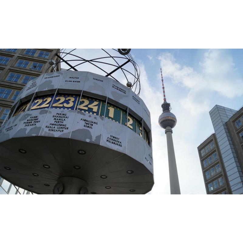 Berlin TV Tower skip the line tickets with inner circle restaurant seat Beste kwaliteit