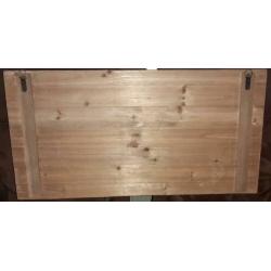 Open houten kastje, ophangringen, 4 vakken, 80x40x15cm