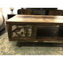 Salon tafel gerecycled hout