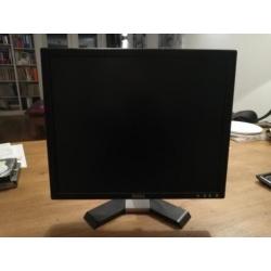 2x 19 inch monitoren Dell & Sun