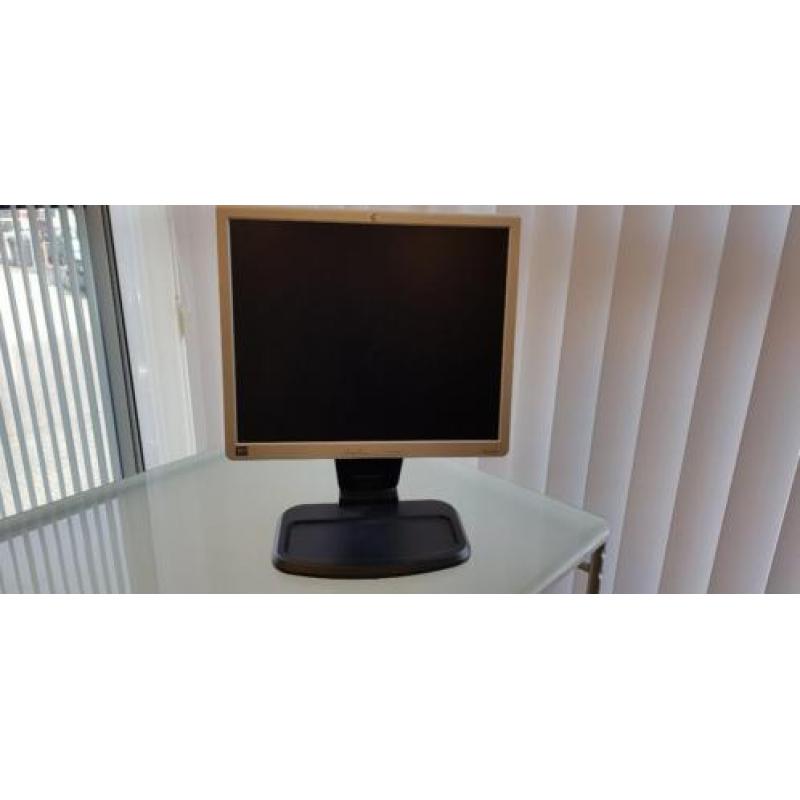 HP L1940T Monitor 19inch