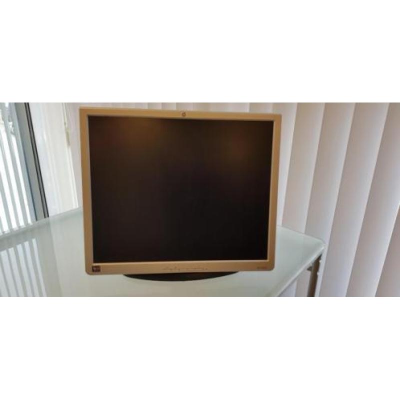 HP L1940T Monitor 19inch